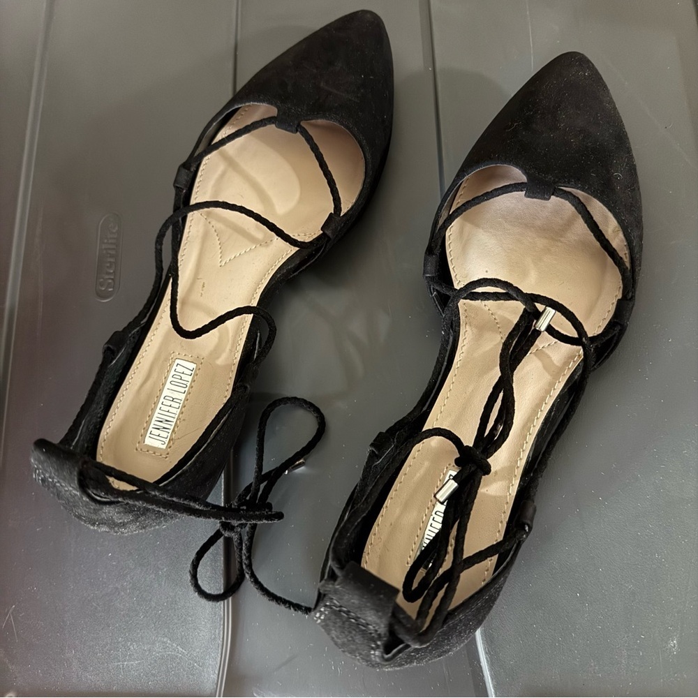 New in Box Jennifer Lopez Tessa Black Size 8.5 Strappy Flats C2